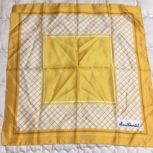 Marie Chantal yellow scarf